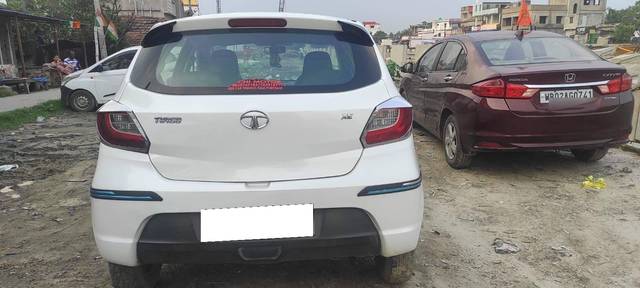 https://images10.gaadi.com/usedcar_image/4515380/original/processed_03a644b5245701a54d5a391ea9deb0ee.jpg?imwidth=6401