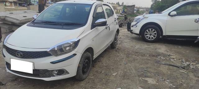 https://images10.gaadi.com/usedcar_image/4515380/original/processed_55a3286faf2ba08124b372d2d2811a16.jpg?imwidth=6402