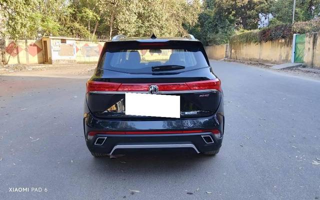 https://images10.gaadi.com/usedcar_image/4515395/original/processed_c5e98ad2c87a33e354e741c425380533.jpg?imwidth=6402