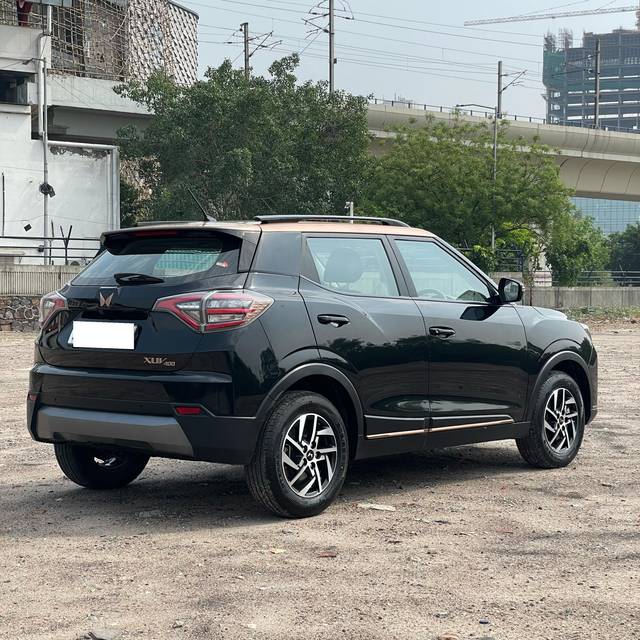 https://images10.gaadi.com/usedcar_image/4515399/original/processed_5eedd693966d3036e61c4454a088d44c.jpg?imwidth=6402
