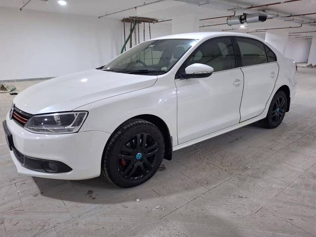 https://images10.gaadi.com/usedcar_image/4515403/original/processed_14f9e4ce3409129aa346a2c23ebc8cd9.jpg?imwidth=6400