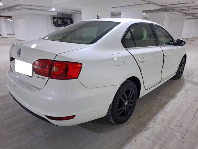 https://images10.gaadi.com/usedcar_image/4515403/original/processed_8db0c566c760ba6563af12d387f93c9f.jpg?imwidth=6402