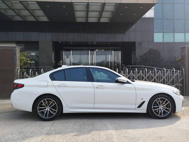 https://images10.gaadi.com/usedcar_image/4515418/original/047c7505fd912a92638161eb33cb9bd1.jpg?imwidth=6401