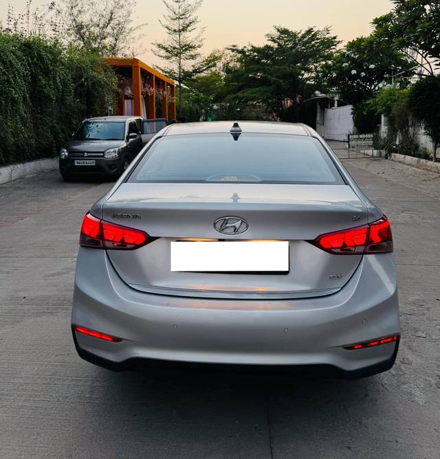 https://images10.gaadi.com/usedcar_image/4515420/original/processed_496c985e19b31323eb22bb8b86a03cab.jpg?imwidth=6401