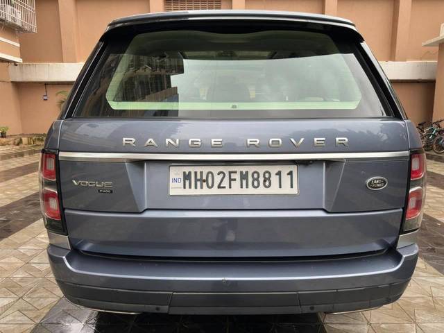 https://images10.gaadi.com/usedcar_image/4515428/original/processed_205a7c7329e5f38837e954803caaa6b4.jpg?imwidth=6402