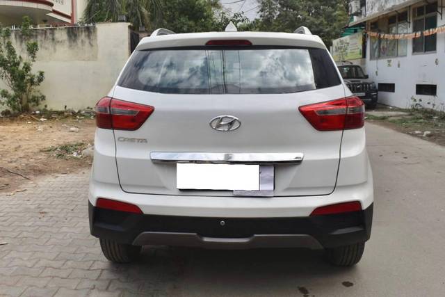 https://images10.gaadi.com/usedcar_image/4515430/original/processed_f1349d4b0a2bf644ead97919dad78e23.jpg?imwidth=6402