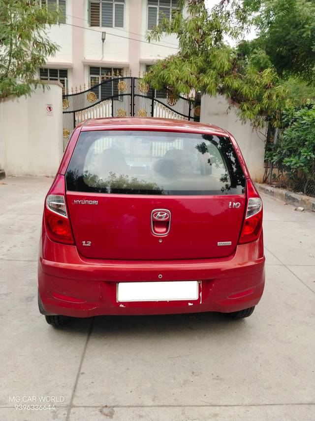 https://images10.gaadi.com/usedcar_image/4515440/original/processed_54b79eaef79a3bb9f87ee5991079092d.jpg?imwidth=6401