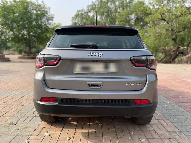 https://images10.gaadi.com/usedcar_image/4515443/original/processed_eda39d2be6f5afe4880a184093a2e604.jpg?imwidth=6402