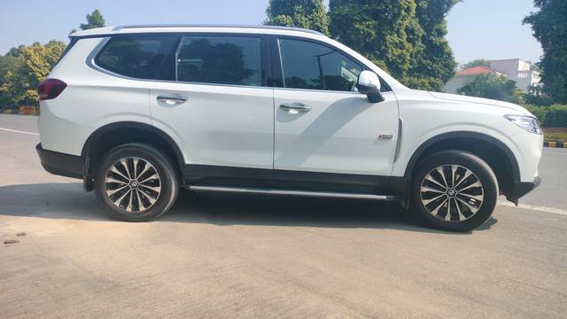 https://images10.gaadi.com/usedcar_image/4515448/original/fabb919436caf839c30d392c1a9c7215.jpeg?imwidth=6401
