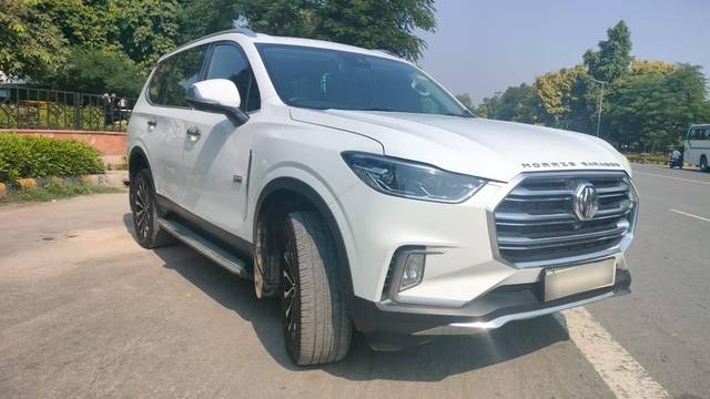 https://images10.gaadi.com/usedcar_image/4515448/original/processed_375326cd9857891ee206c6968c44aa54.jpeg?imwidth=6400