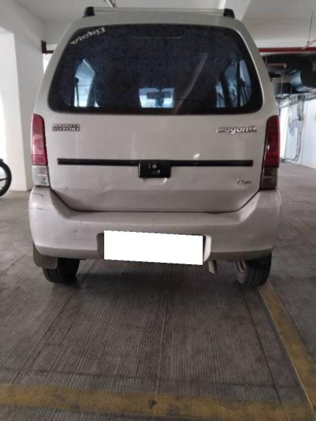 https://images10.gaadi.com/usedcar_image/4515455/original/processed_af2d2117-11dd-4dc1-b168-96d51f3c591f.jpg?imwidth=6401