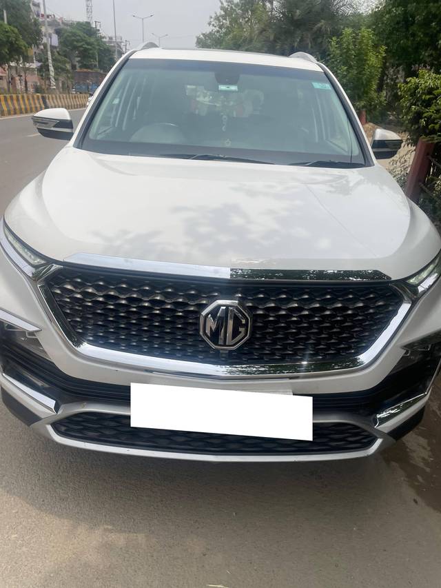 https://images10.gaadi.com/usedcar_image/4515467/original/processed_6581a94c-b224-41be-9812-3089038dc1e7.jpg?imwidth=6401