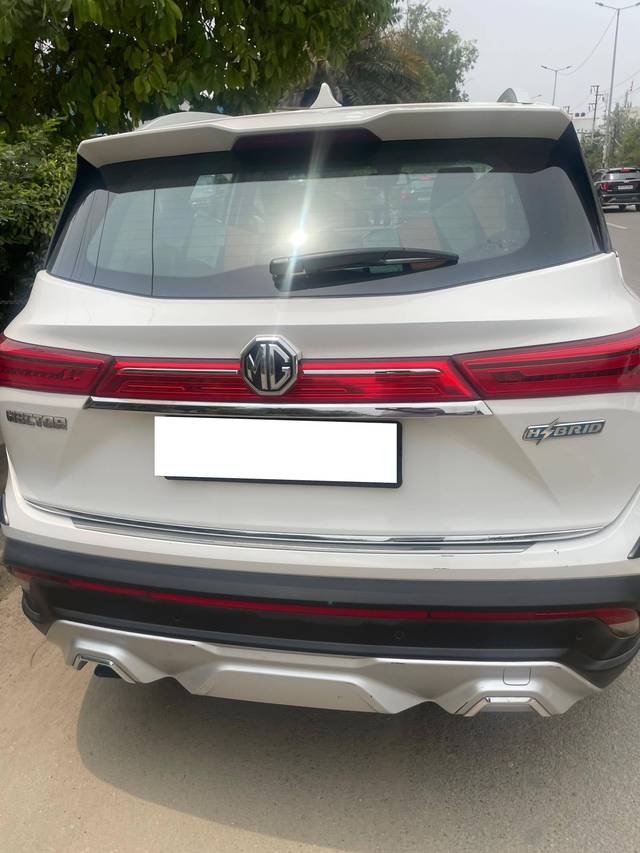 https://images10.gaadi.com/usedcar_image/4515467/original/processed_b90633ed-baae-46bb-80e2-81922472bb72.jpg?imwidth=6400
