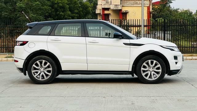 https://images10.gaadi.com/usedcar_image/4515493/original/8804185c49fab9f255be84c610d544ee.jpg?imwidth=6401