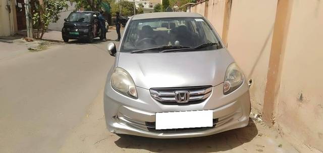 https://images10.gaadi.com/usedcar_image/4515494/original/processed_41031d5662e2815811c2b43d33ab80f8.jpg?imwidth=6402