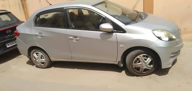 https://images10.gaadi.com/usedcar_image/4515494/original/processed_a9ac4554561b14daf913c1fe583a4540.jpg?imwidth=6400