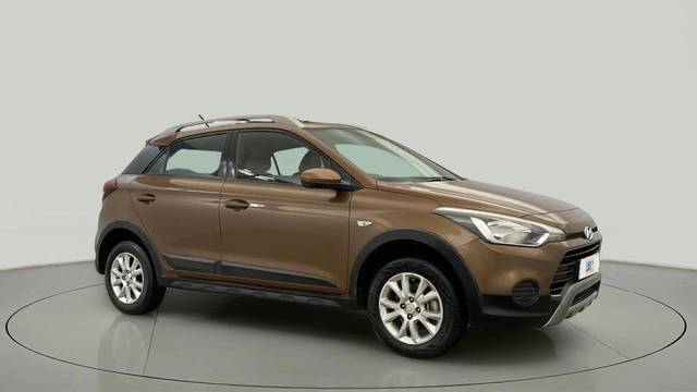 https://images10.gaadi.com/usedcar_image/4515504/original/fecdc7c3c1b98d922ab8d39b35bd7615.jpg?imwidth=6400