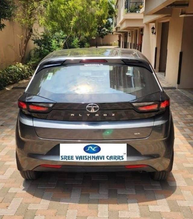 https://images10.gaadi.com/usedcar_image/4515505/original/processed_a0e3ad070a9e8c4fa977046724942bf4.jpeg?imwidth=6402