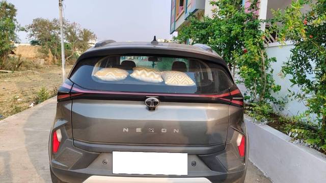 https://images10.gaadi.com/usedcar_image/4515514/original/processed_351d05ed-0bb5-467e-b6ac-8aa7b5f9bc20.jpg?imwidth=6401