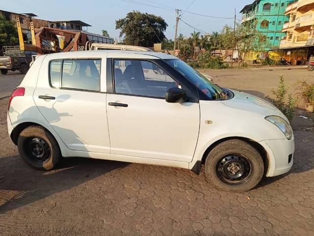 https://images10.gaadi.com/usedcar_image/4515536/original/processed_98573514-661f-44d7-bc29-d37de4081143.jpeg?imwidth=6401