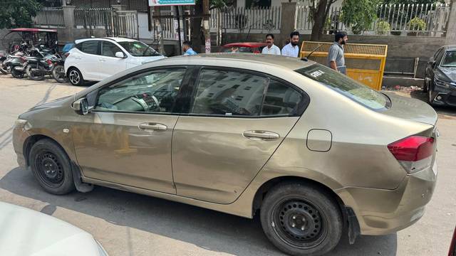 https://images10.gaadi.com/usedcar_image/4515546/original/27e6b616-e014-493a-a55a-ca60f6b44770.jpg?imwidth=6402