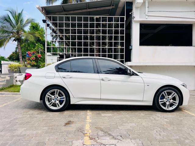 https://images10.gaadi.com/usedcar_image/4515591/original/d80f13a7c67cd7ba13f38000bcf7a7b1.jpeg?imwidth=6401