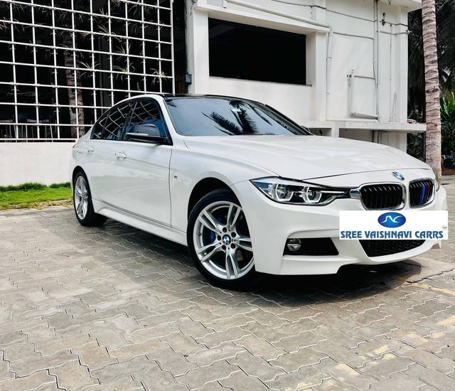 https://images10.gaadi.com/usedcar_image/4515591/original/processed_56b437d23db2b9f92a531e28552d37f6.jpeg?imwidth=6400