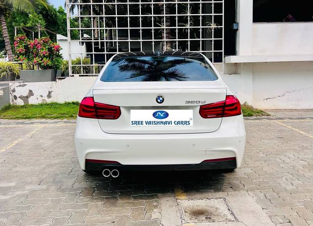 https://images10.gaadi.com/usedcar_image/4515591/original/processed_b69c07c65c2e2c017a73ca908f0df5a0.jpeg?imwidth=6402