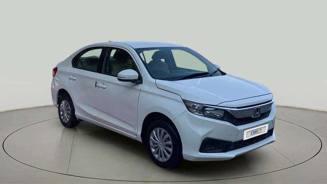 https://images10.gaadi.com/usedcar_image/4515595/original/6a3790d30015b0d9a038175d5ddd7982.jpg?imwidth=6400