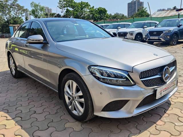 https://images10.gaadi.com/usedcar_image/4515598/original/processed_158604330b36ce5fb9e9025e7a719f08.jpeg?imwidth=6400