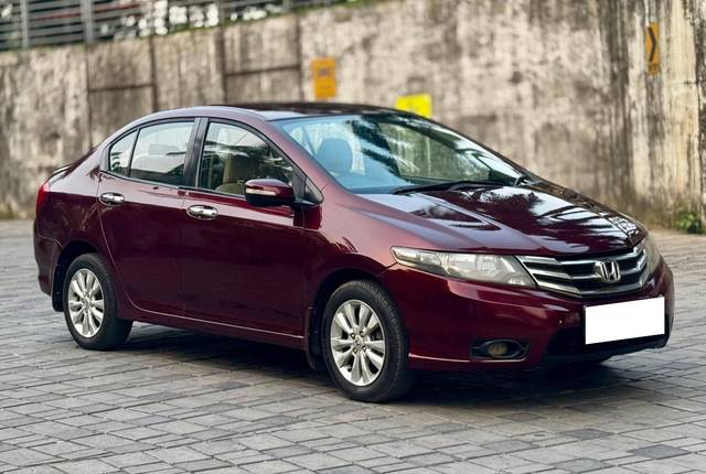 https://images10.gaadi.com/usedcar_image/4515624/original/processed_b8467f26d93a905946117220a7f18022.jpg?imwidth=6400
