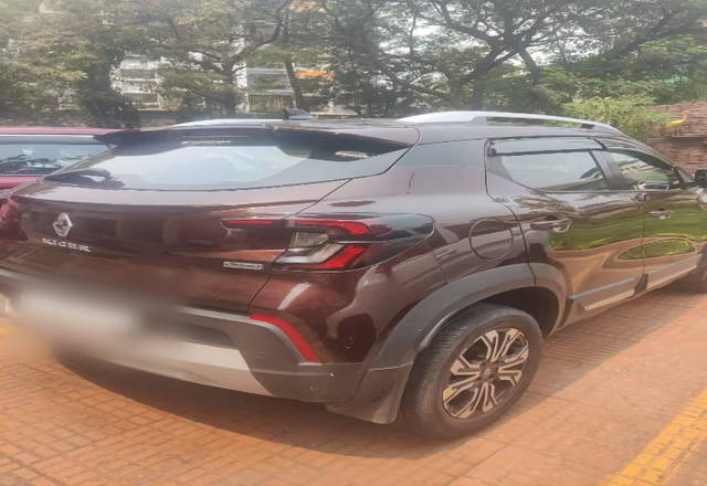 https://images10.gaadi.com/usedcar_image/4515652/original/f5ffd685-e3a3-4972-9a45-5644b30aca2f.?imwidth=6401