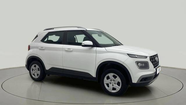 https://images10.gaadi.com/usedcar_image/4515665/original/f10a42cd7942fb48fa79adbacb21faaa.jpg?imwidth=6400