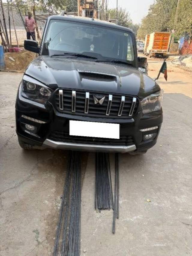 https://images10.gaadi.com/usedcar_image/4515679/original/processed_3507b547-6127-4dd6-95ad-c789f4f3ff0f.jpeg?imwidth=6401