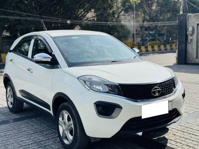 https://images10.gaadi.com/usedcar_image/4515684/original/processed_8908206b-0716-4977-941d-e6bb7d930cb8.jpg?imwidth=6400