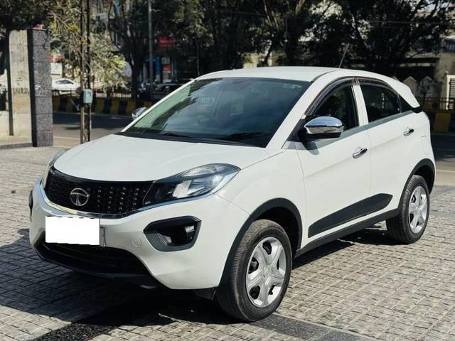 https://images10.gaadi.com/usedcar_image/4515684/original/processed_ca0a50f4-fdd7-41c4-96a8-67ffef8a13e6.jpg?imwidth=6401