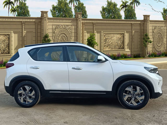 https://images10.gaadi.com/usedcar_image/4515690/original/39305a9e8ea0d4f76e30b2de3bddd7c5.jpg?imwidth=6401