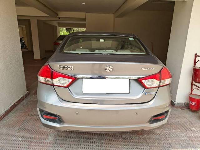 https://images10.gaadi.com/usedcar_image/4515700/original/processed_ebf84336-83a1-4588-8937-767ddf816b1d.jpg?imwidth=6401