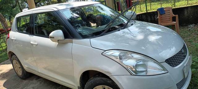 https://images10.gaadi.com/usedcar_image/4515706/original/processed_10b32f9d-eb5d-4fe8-b369-8e2141bacde7.jpg?imwidth=6400