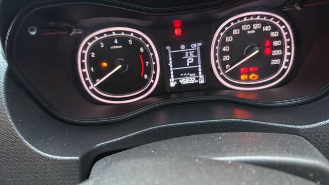 https://images10.gaadi.com/usedcar_image/4515736/original/4b5371a0-73b6-4959-aa58-2fcbaa3afc04.jpg?imwidth=6401