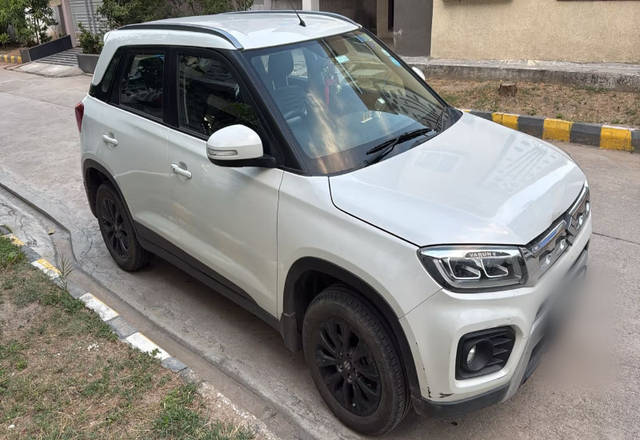 https://images10.gaadi.com/usedcar_image/4515736/original/e650b57c-73cd-4edd-b445-f14b7b0b0b5b.?imwidth=6400