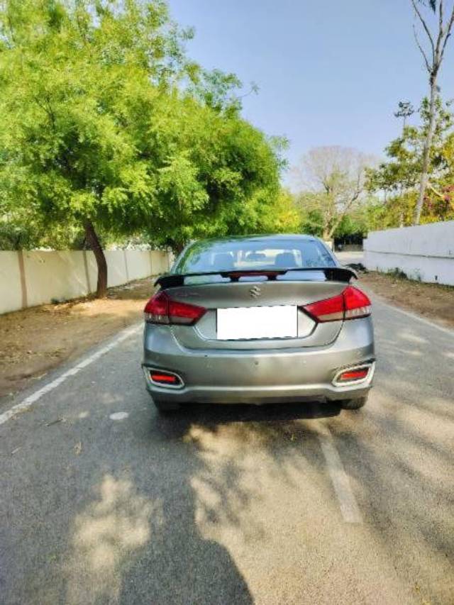 https://images10.gaadi.com/usedcar_image/4515749/original/processed_6201c37e-3c14-4eaa-b457-dae28bf07594.jpg?imwidth=6401