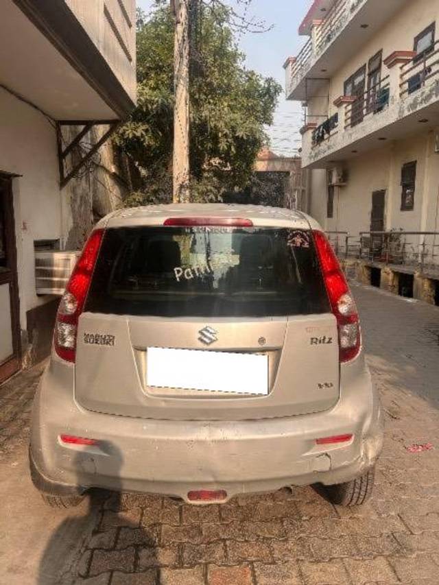 https://images10.gaadi.com/usedcar_image/4515753/original/processed_f8da41cb-d5c5-40e2-bfbe-91070ad8dc11.jpeg?imwidth=6402