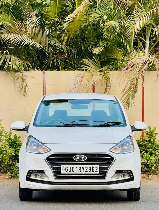 https://images10.gaadi.com/usedcar_image/4515762/original/136f11f51a41b4ecba1d8600d15e7b94.jpg?imwidth=6400