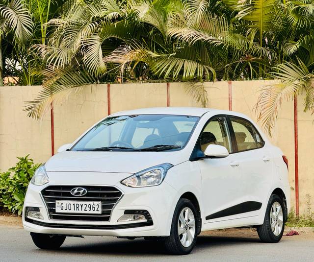 https://images10.gaadi.com/usedcar_image/4515762/original/bbf050644ac9c85c0df5d8e4cef53837.jpg?imwidth=6402