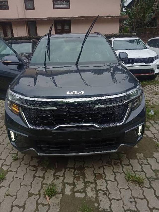 https://images10.gaadi.com/usedcar_image/4515780/original/processed_5f1bc25c-53c2-4365-ac17-ec08d12ac707.jpg?imwidth=6400