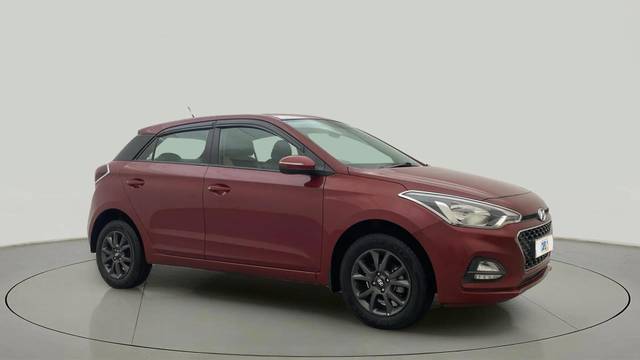 https://images10.gaadi.com/usedcar_image/4515786/original/6c8fb0dc269b7ddb14a889abde4998a4.jpg?imwidth=6400