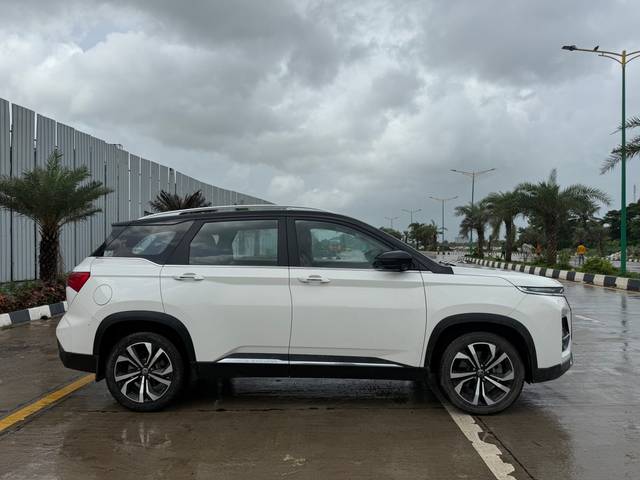 https://images10.gaadi.com/usedcar_image/45157934-BB75-47E5-885C-FD824FFA5130/original/021c49dc-b27d-4657-965d-78be5f10fb04.jpg?imwidth=6401