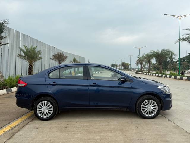 https://images10.gaadi.com/usedcar_image/45157934-BB75-47E5-885C-FD824FFA5130/original/d5f51d64-3ed8-48fc-be49-001132a79460.jpg?imwidth=6401