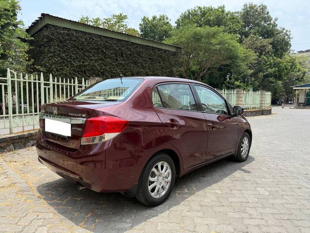 https://images10.gaadi.com/usedcar_image/4515844/original/processed_cc0dae79-cd0e-4ad9-83ee-f79319aeded4.jpg?imwidth=6402